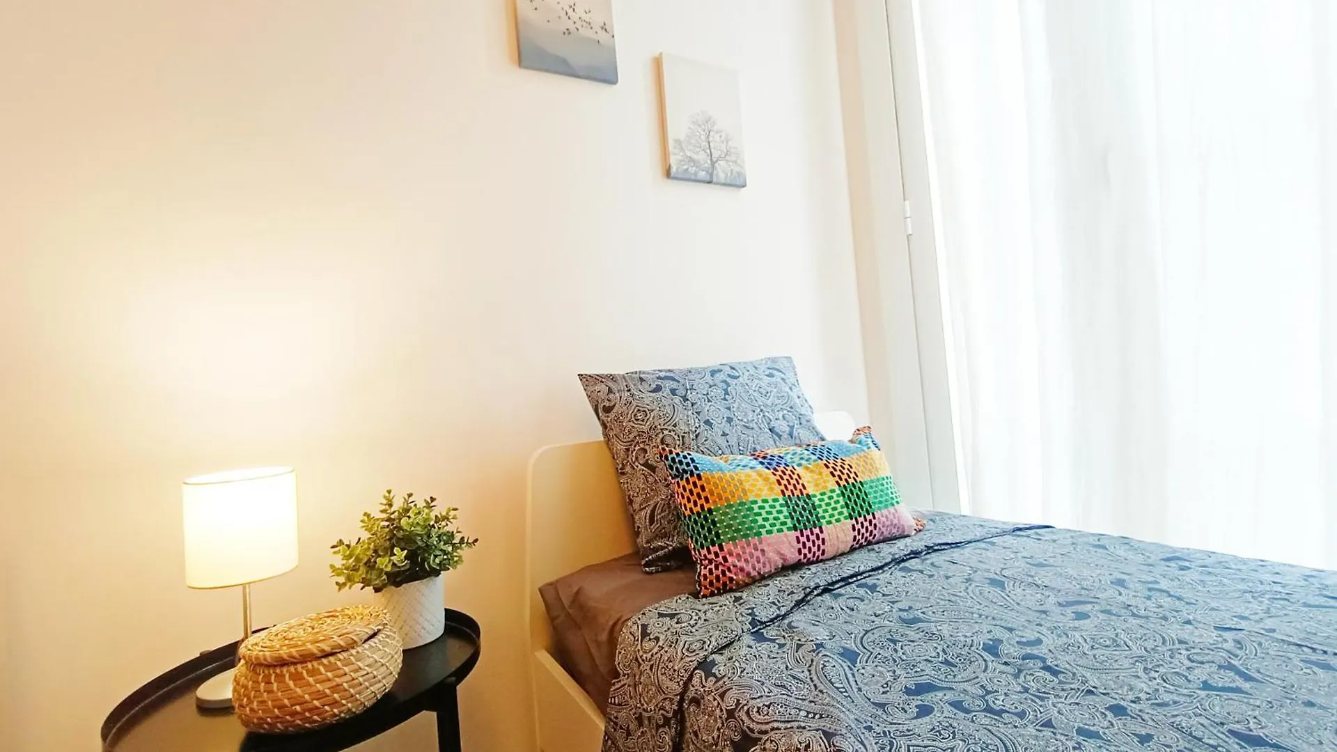 Hostel Private Rooms By Plaza Universidad Barcelona Spain